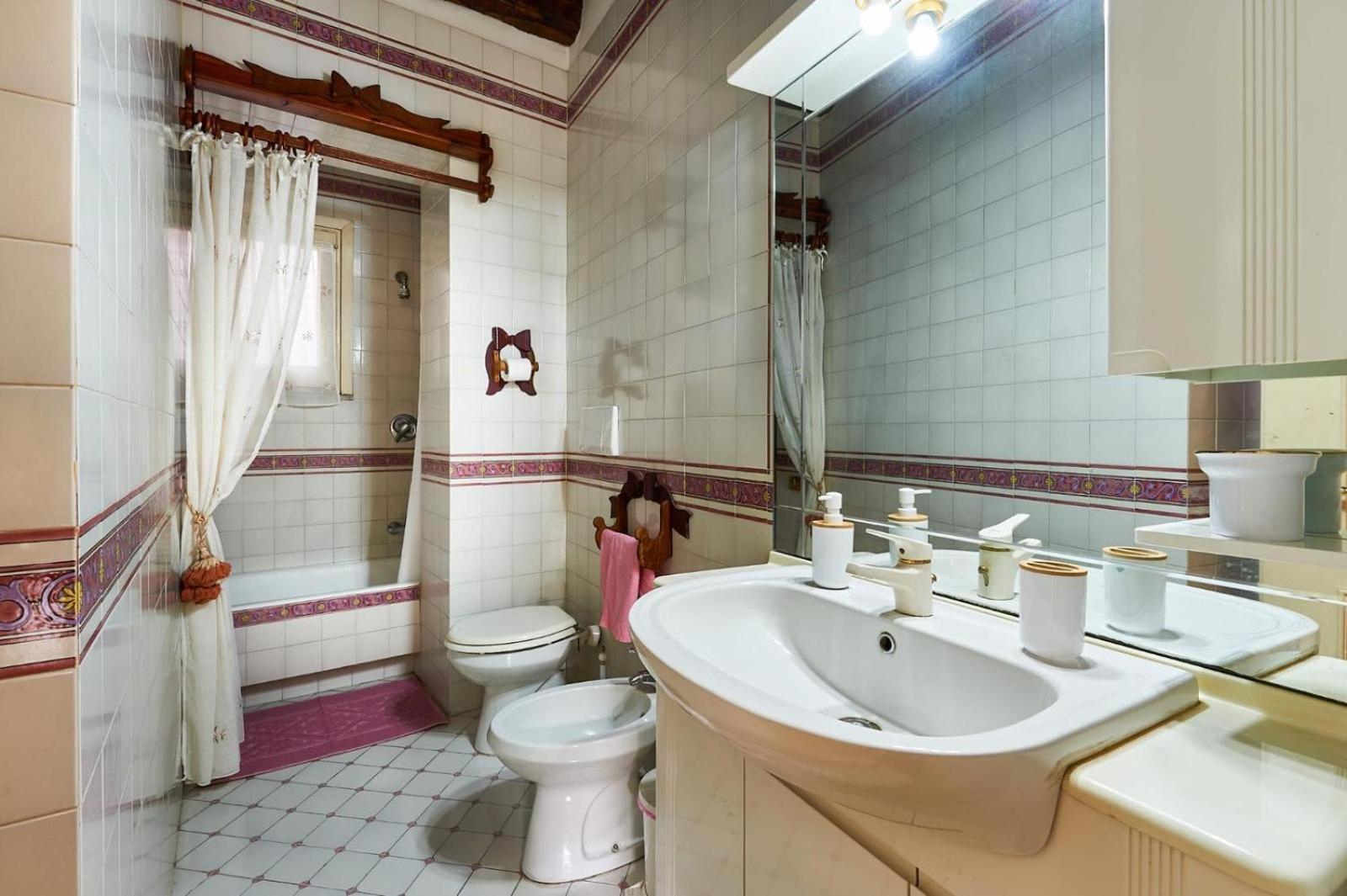 Lägenhet La Perla Di Trevi Rom